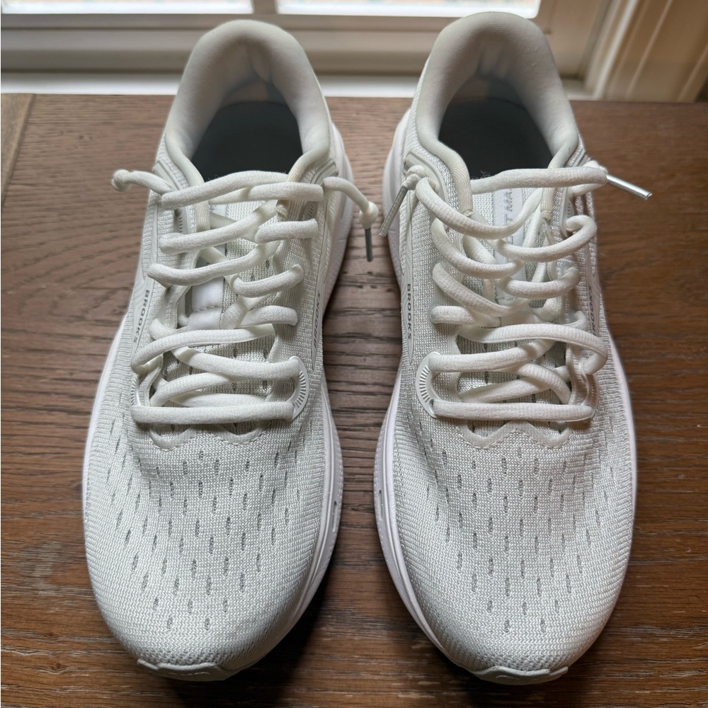 Brooks Women's Ghost MAX Running Shoes NWOT